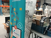 Lot 124 - roll-up banner. 2 stuks - afbeelding 1 van  2