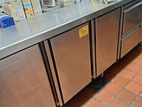 Lot 124 - rvs gekoelde werktafel - afbeelding 1 van  3
