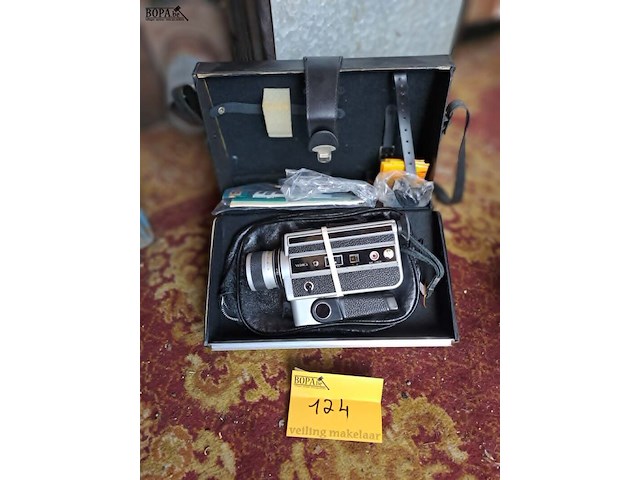 Lot 124 - vintage yashica super 40k filmcamera uit 1971 met originele - afbeelding 1 van  2