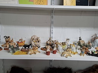 Lot 125 - beeldjes poezen ong 26 stuks - afbeelding 1 van  3