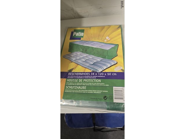 Lot 125 - bewaartassen en zeil voor tuin meubelen/kussens - afbeelding 5 van  5