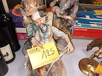 Lot 125 - capodimonte beelden biscuit. 3 stuks - afbeelding 1 van  6