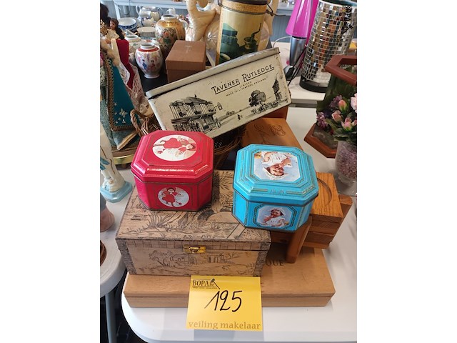 Lot 125 - dozen en blikken. 12 stuks - afbeelding 1 van  4