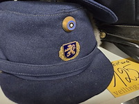 Lot 125 - estland 2 kepies + 2 winterpetten - afbeelding 2 van  5