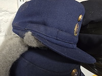 Lot 125 - estland 2 kepies + 2 winterpetten - afbeelding 3 van  5