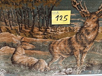 Lot 125 - kader wandtapijt met herten - afbeelding 3 van  3