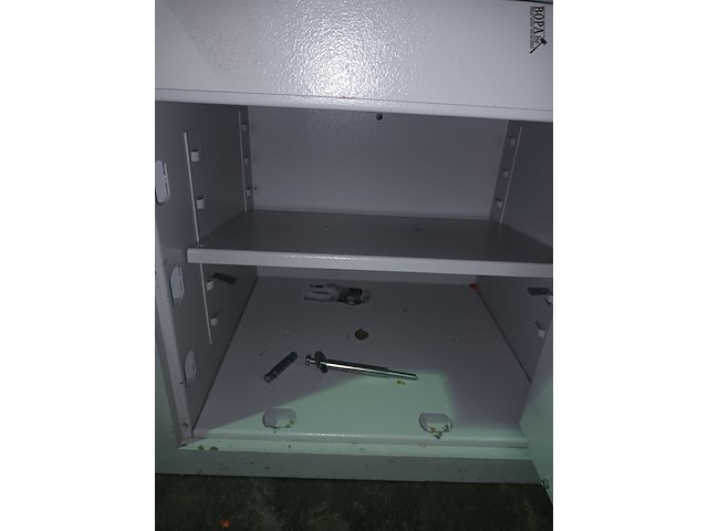 Lot 125 - kluis - afbeelding 2 van  4