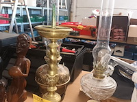Lot 125 - koperen decoratie en olielampen. 6 stuks - afbeelding 2 van  3