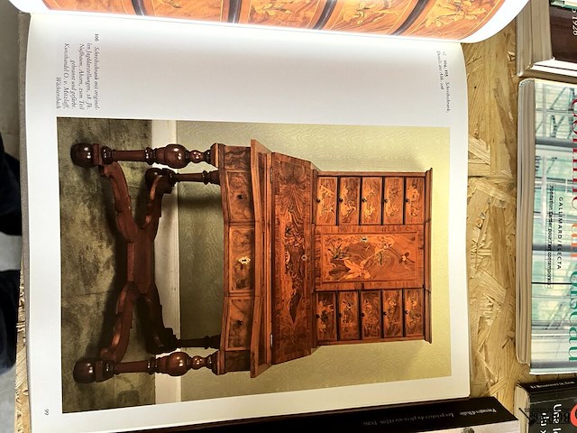 Lot 125 - kunst und technik der intarsien e; bruggemann - afbeelding 3 van  7