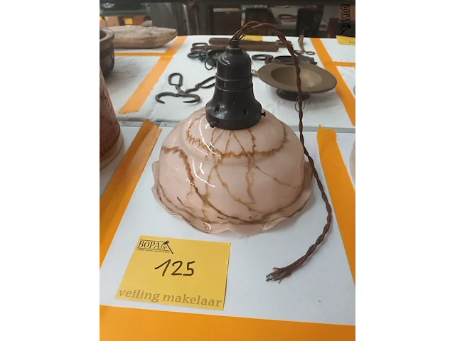 Lot 125 - lampenkap - afbeelding 1 van  3