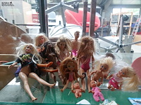 Lot 125 - lot speelgoed barbie en paarden, ong. 25 st. - afbeelding 2 van  2