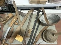 Lot 125 - oud werkgerief, metaal en hout - circa 10 stuks - afbeelding 1 van  6