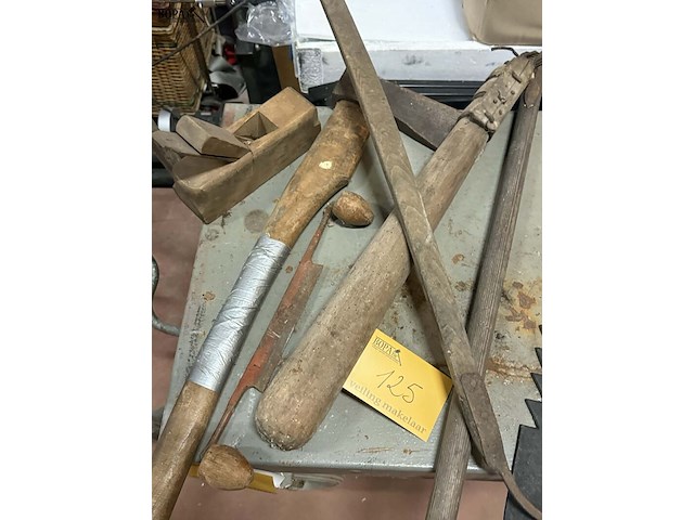 Lot 125 - oud werkgerief, metaal en hout - circa 10 stuks - afbeelding 2 van  6