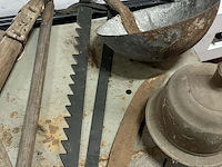 Lot 125 - oud werkgerief, metaal en hout - circa 10 stuks - afbeelding 4 van  6