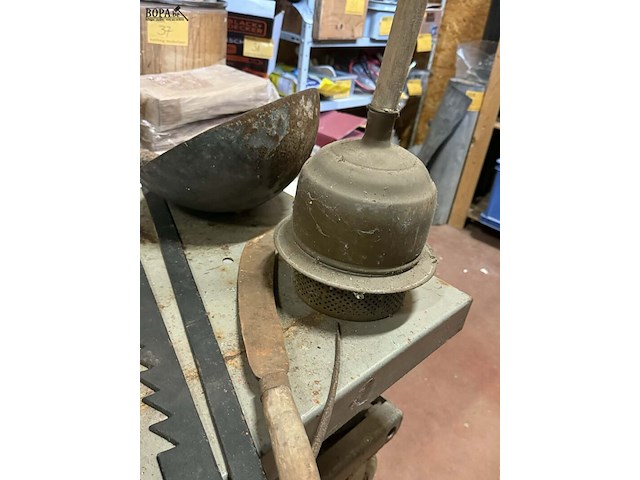 Lot 125 - oud werkgerief, metaal en hout - circa 10 stuks - afbeelding 5 van  6