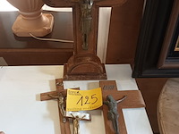 Lot 125 - oude kruisbeelden. 4 stuks - afbeelding 1 van  4