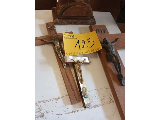 Lot 125 - oude kruisbeelden. 4 stuks - afbeelding 2 van  4