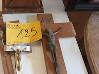 Lot 125 - oude kruisbeelden. 4 stuks - afbeelding 4 van  4