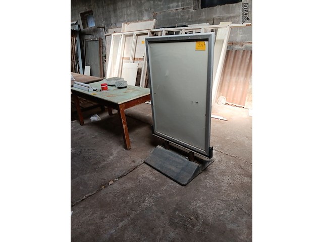 Lot 125 - rest inboedel - afbeelding 1 van  7