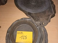 Lot 125 - tinnen schalen. 11 stuks