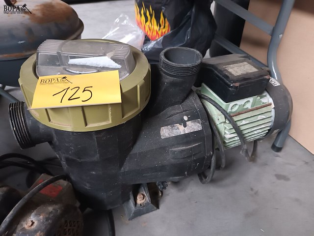 Lot 125 - zwembad pomp en motor - afbeelding 4 van  5