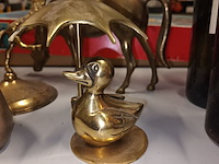 Lot 126 - decoratieve dieren in messing. 4 stuks - afbeelding 2 van  5