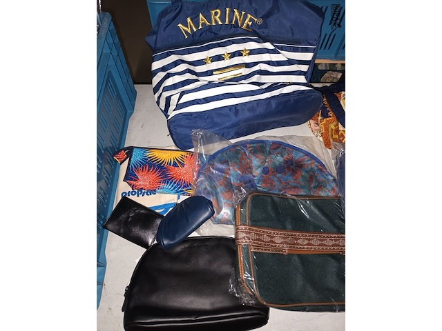 Lot 126 - handtassen en draagtassen. 17 stuks - afbeelding 3 van  4