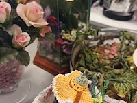 Lot 126 - kunstbloemen. 6 stuks - afbeelding 2 van  3