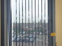 Lot 126 - lamellen gordijn luxaflex. 5 stuks - afbeelding 1 van  3