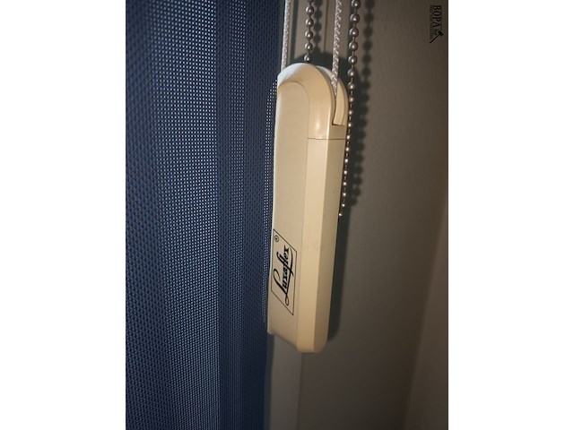 Lot 126 - lamellen gordijn luxaflex. 5 stuks - afbeelding 2 van  3