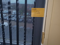 Lot 126 - lamellen gordijn luxaflex. 5 stuks - afbeelding 3 van  3