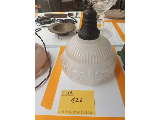 Lot 126 - lampenkap - afbeelding 1 van  3