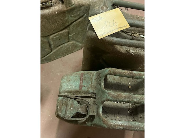 Lot 126 - militaire jerrycan van plaatstaal - 20l met vloeistof (woii) - afbeelding 3 van  3