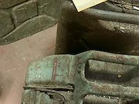 Lot 126 - militaire jerrycan van plaatstaal - 20l met vloeistof (woii) - afbeelding 3 van  3
