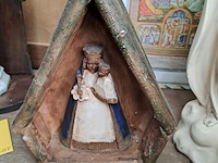 Lot 126 - religieuze beelden in kapel - afbeelding 2 van  3