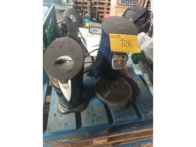 Lot 126 - senseo en waterkoker - afbeelding 1 van  4
