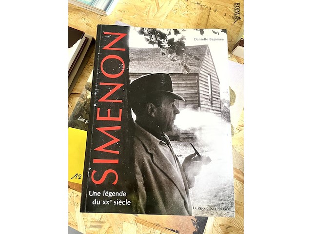 Lot 126 - simenon une légende du xxé siècle - afbeelding 1 van  7