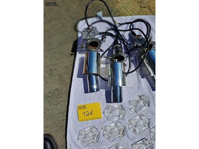 Lot 126 - vintage hanglamp met 3 lichtpunten, chromen cilinders en geo - afbeelding 2 van  3