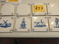 Lot 127 - antieke tegels. 8 stuks - afbeelding 1 van  4