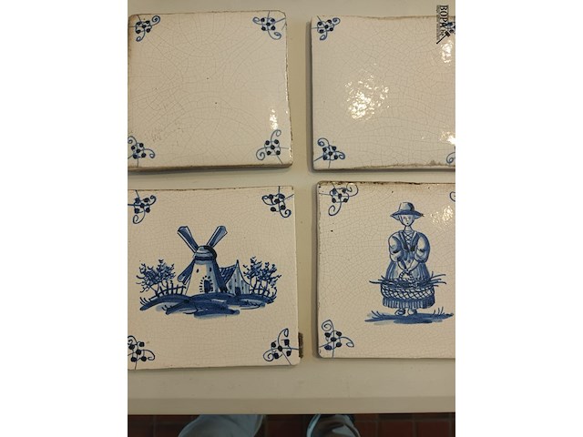 Lot 127 - antieke tegels. 8 stuks - afbeelding 2 van  4