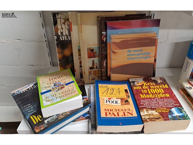 Lot 127 - boeken over wereldreizen 12 stuks - afbeelding 1 van  3