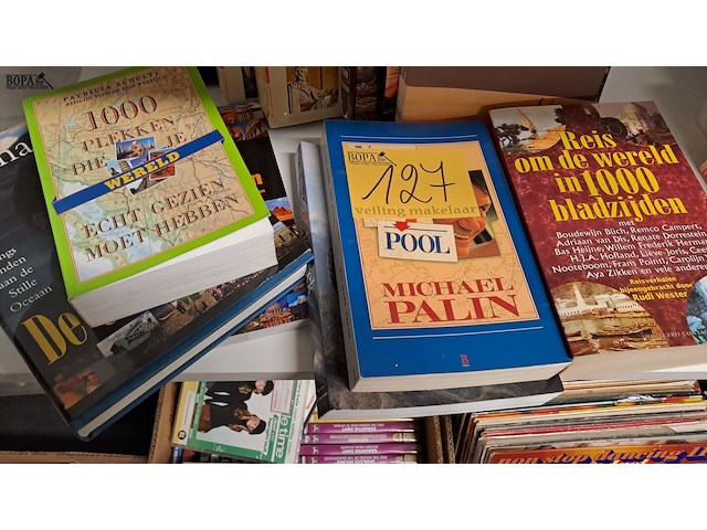 Lot 127 - boeken over wereldreizen 12 stuks - afbeelding 2 van  3