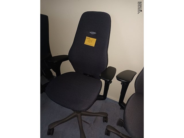 Lot 127 - bureaustoel. 3 stuks - afbeelding 3 van  3