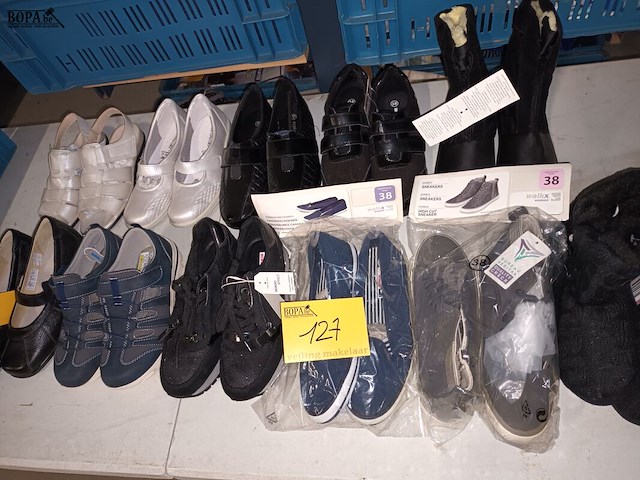 Lot 127 - damesschoenen - afbeelding 1 van  4