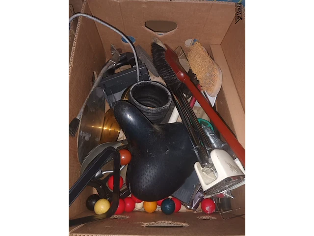 Lot 127 - gereedschap. 2 dozen - afbeelding 2 van  4