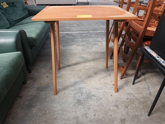 Lot 127 - houten keukentafel - afbeelding 2 van  3