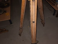 Lot 127 - houten statief - afbeelding 3 van  3