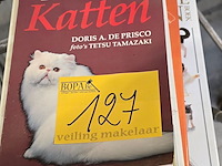 Lot 127 - katten boeken 4 stuks - afbeelding 1 van  4