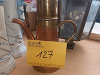 Lot 127 - koperen koffiekan en koetslamp - afbeelding 4 van  4