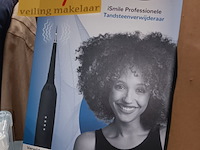 Lot 127 - schoonheidsmaterialen - afbeelding 3 van  3